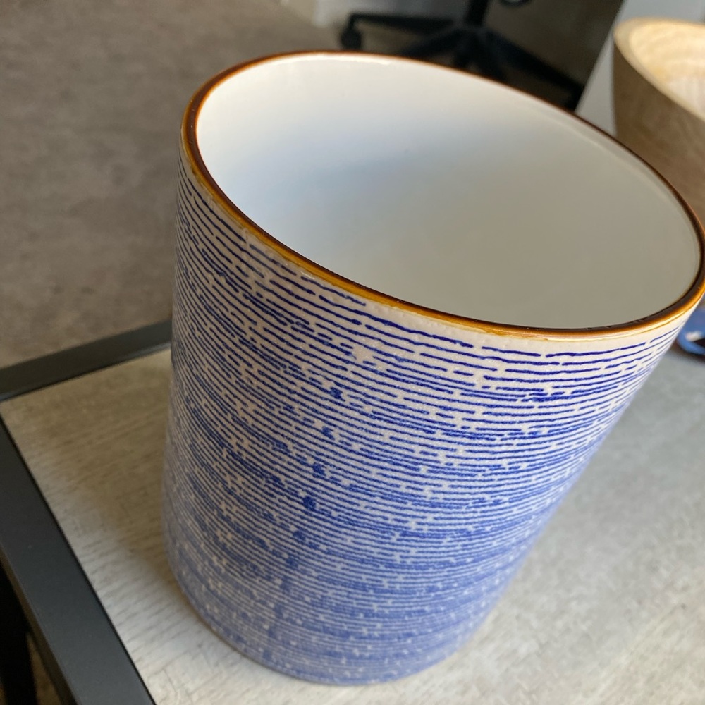 Ceramic Jar - Picture 4 of 6